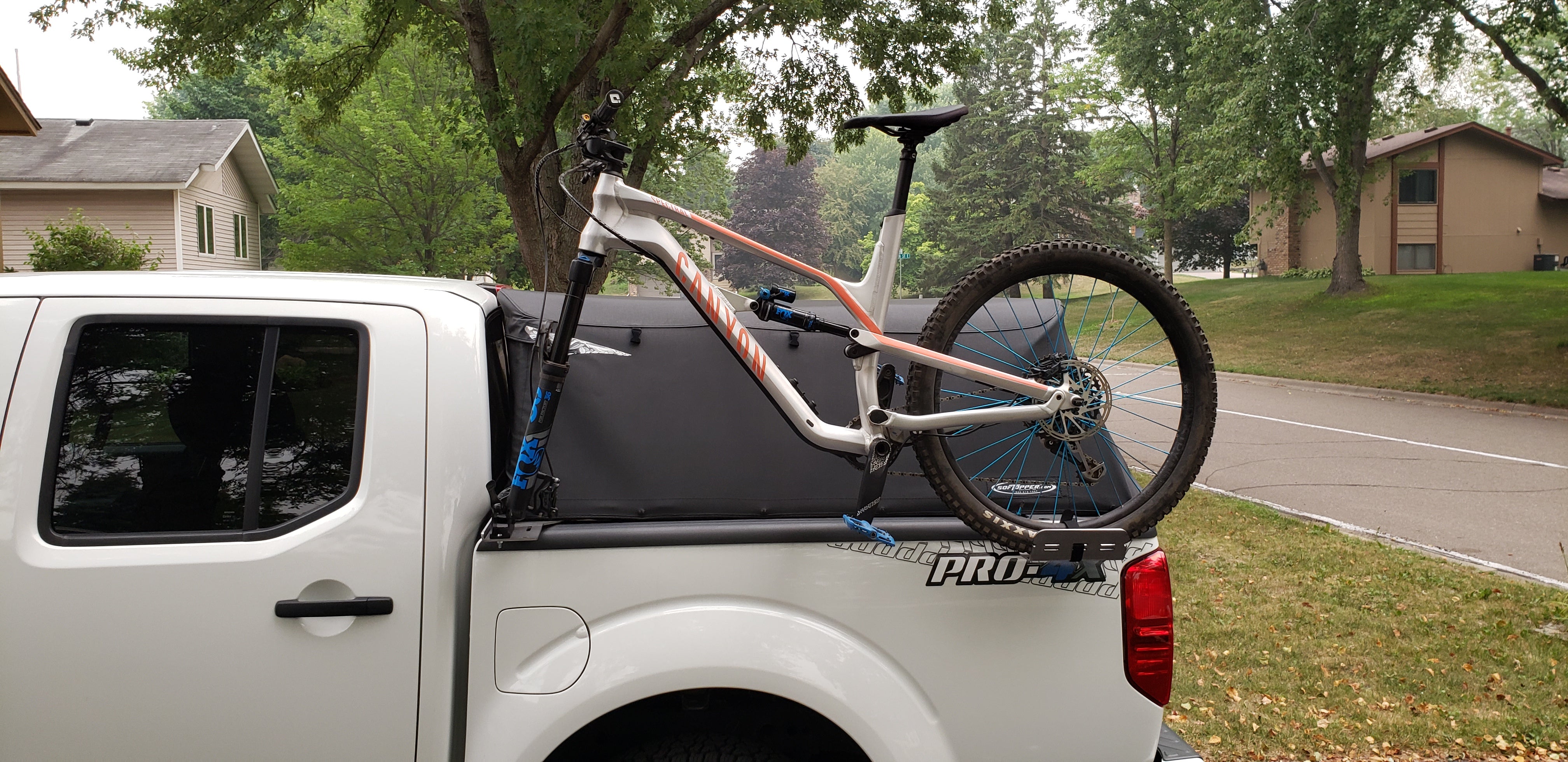 Frontier bike rack online